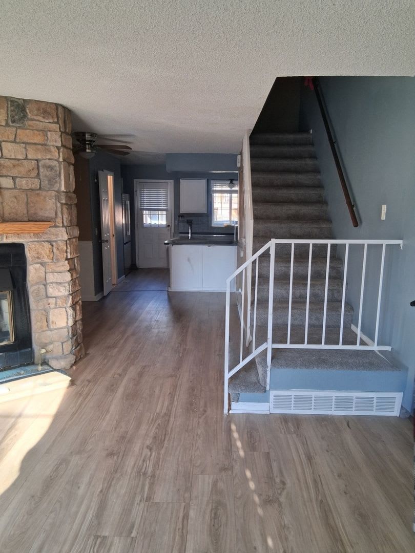Spacious 3BR Townhome in Littleton – photo 3