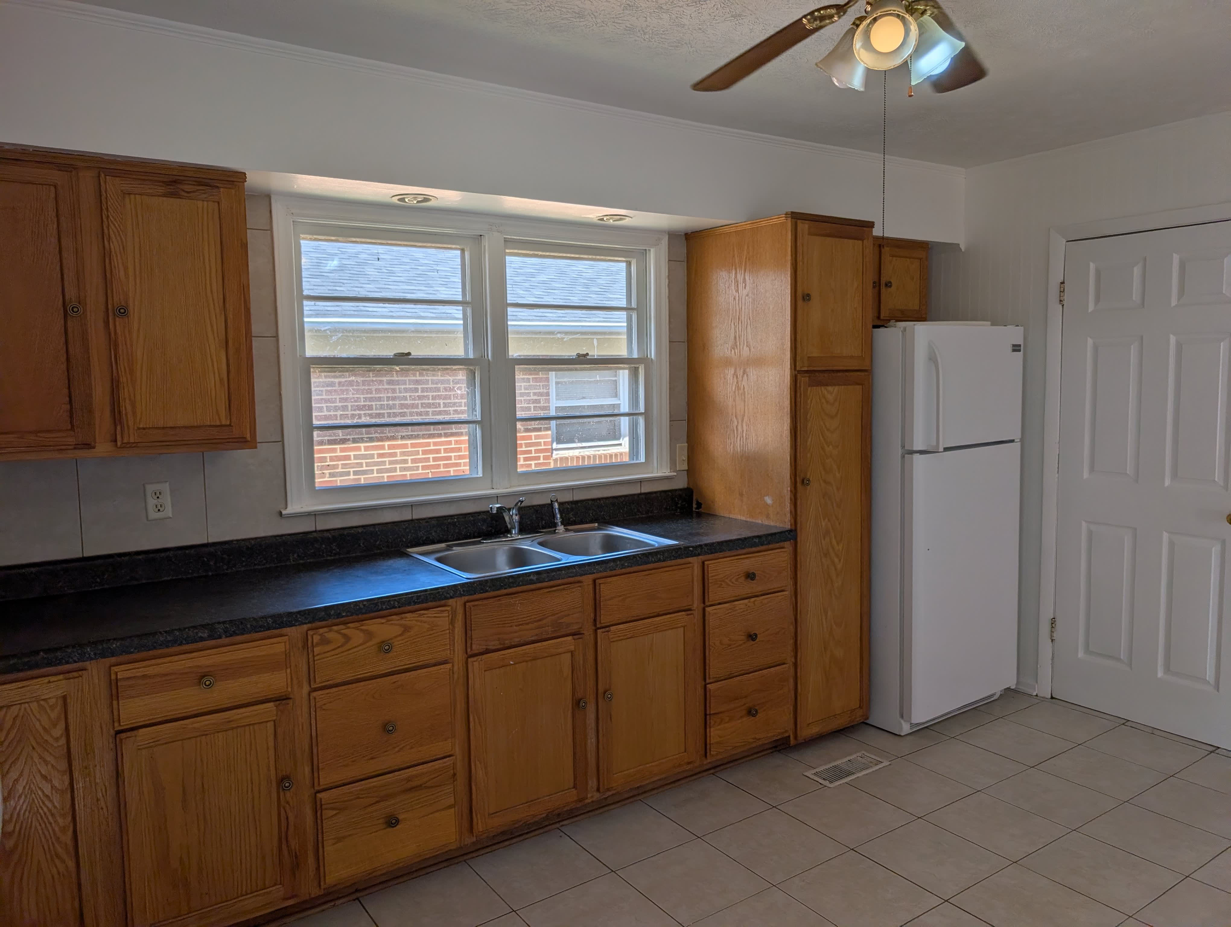 625 E 14th St – photo 4