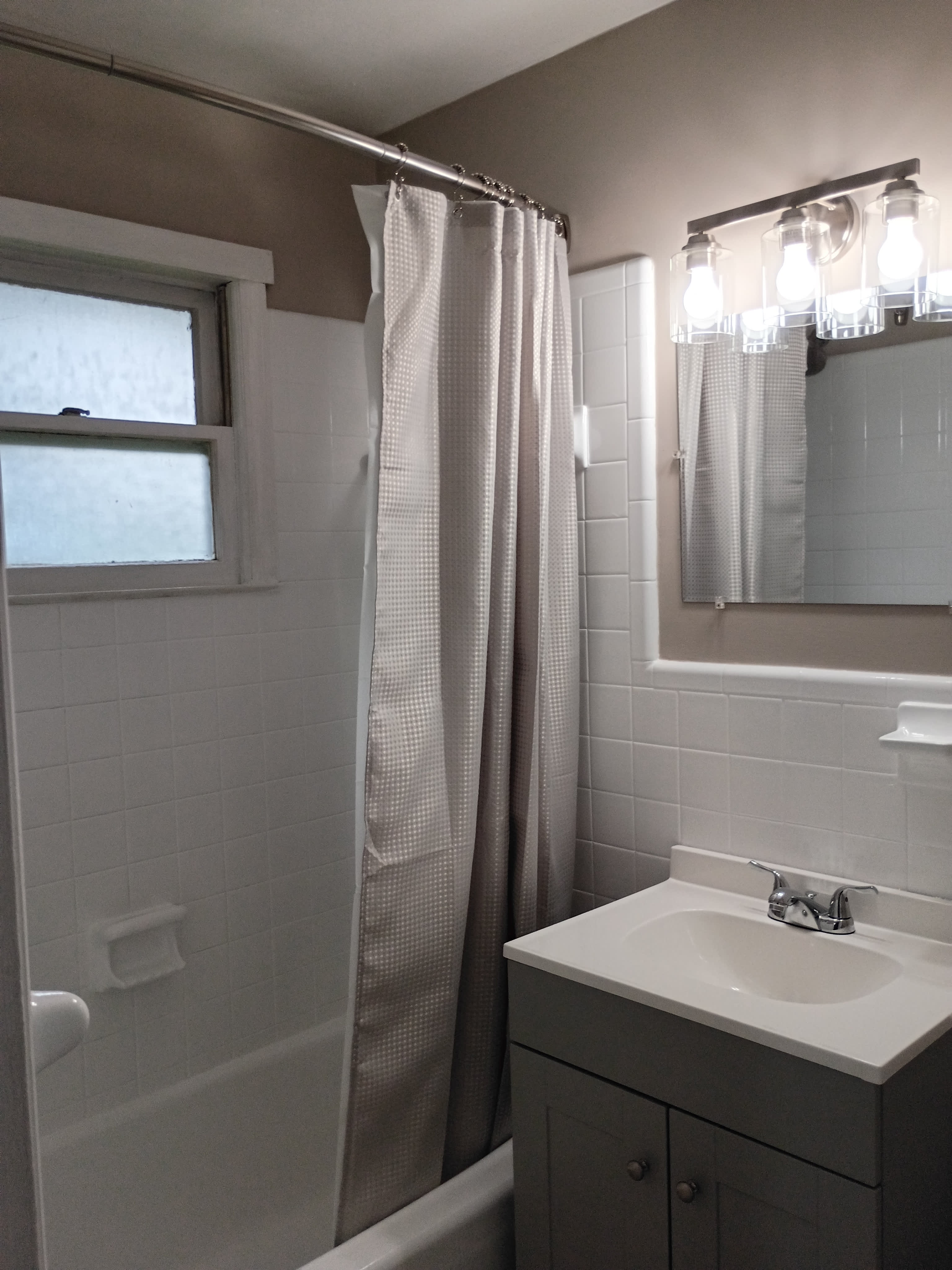 130 Colonial Ct – photo 1