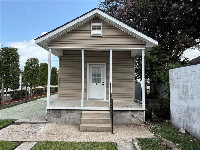 924 DERBIGNY Street – photo 1