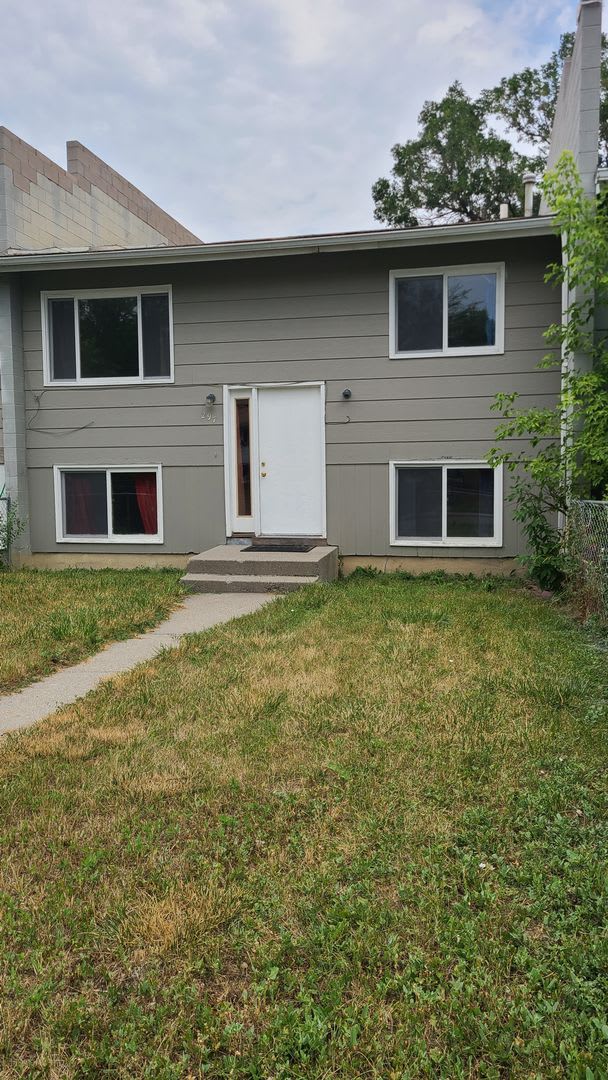 4 Bedroom/ 2 bath Centrally Located Split Level! – photo 1