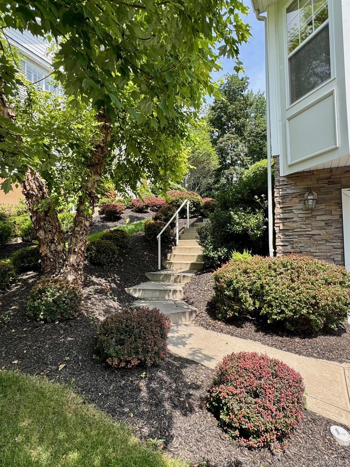 8 Green Court – photo 3