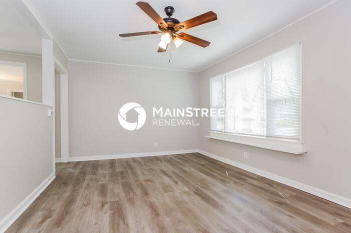 11810 West 69th Street – photo 2