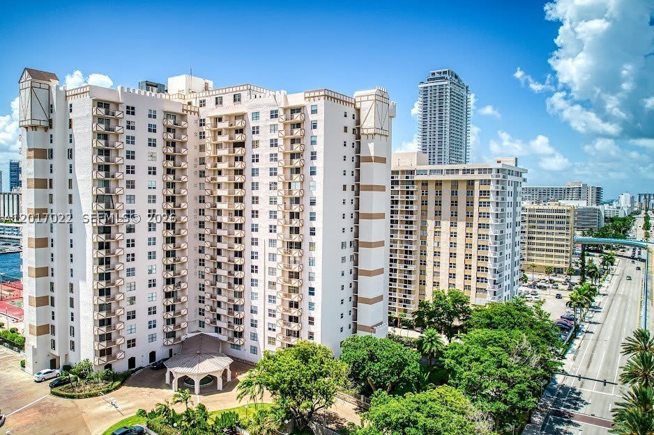 1865 S Ocean Dr – photo 1