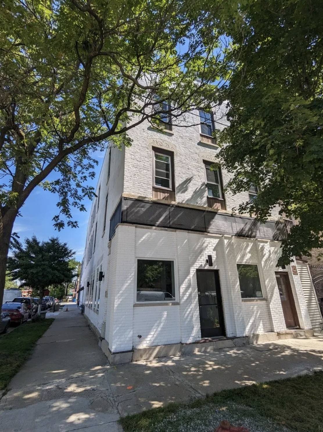 449 N Elizabeth St – photo 1