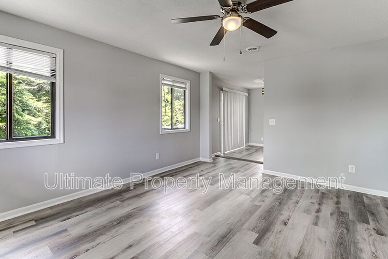 1251 Wellington Drive – photo 4