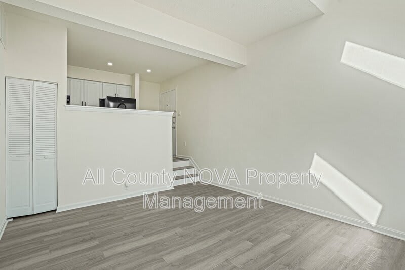1611 Carriage House Ter – photo 5