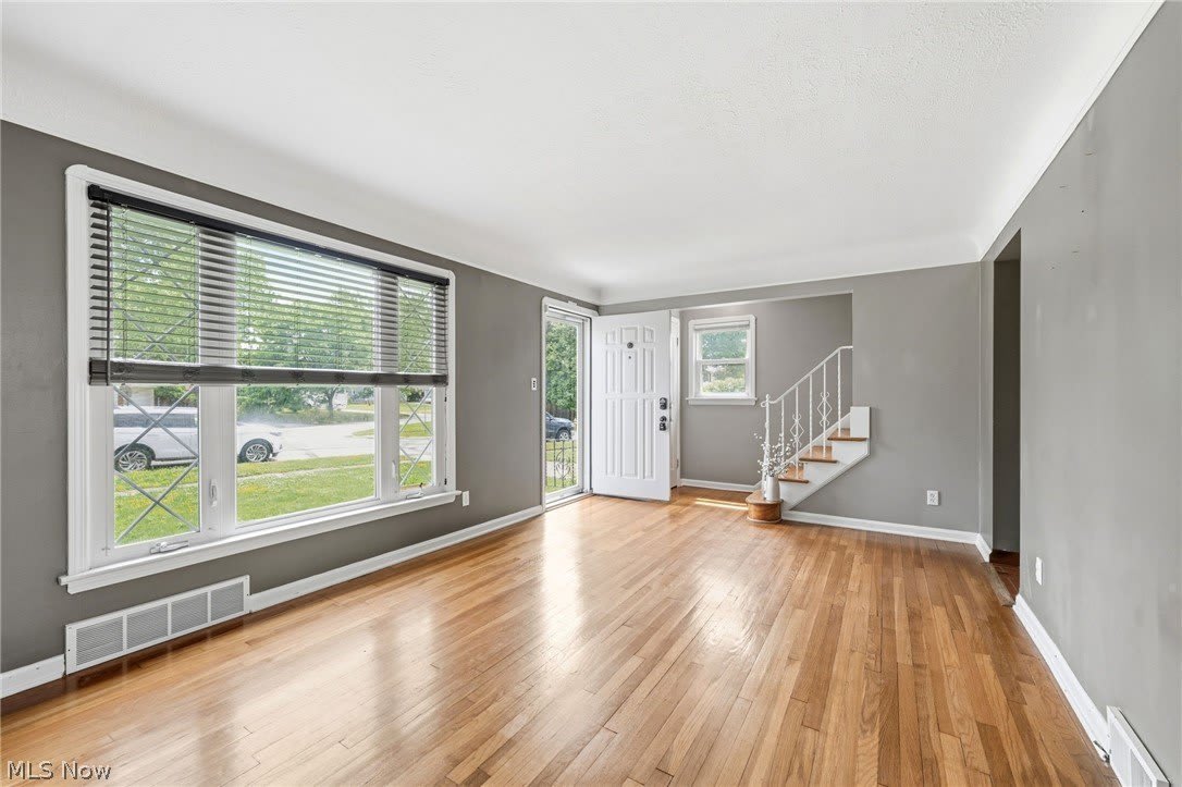 7906 Kenton Avenue – photo 4