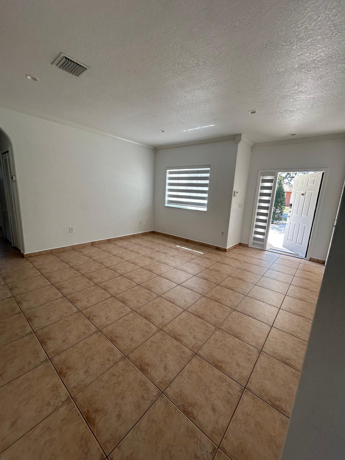 9117 Northwest 169th Street – photo 2