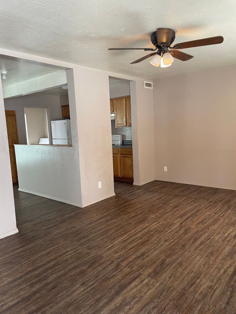 112 E. Benton – photo 2