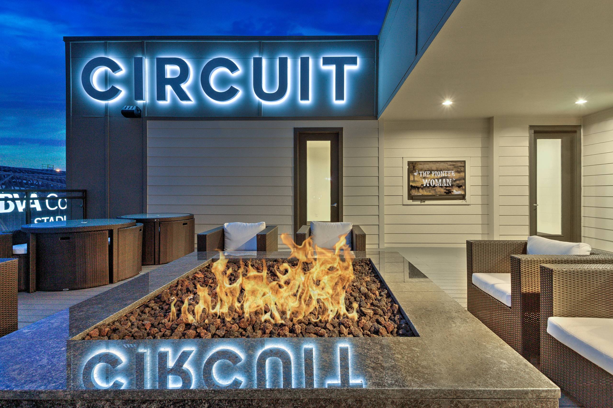 The Circuit – photo 2