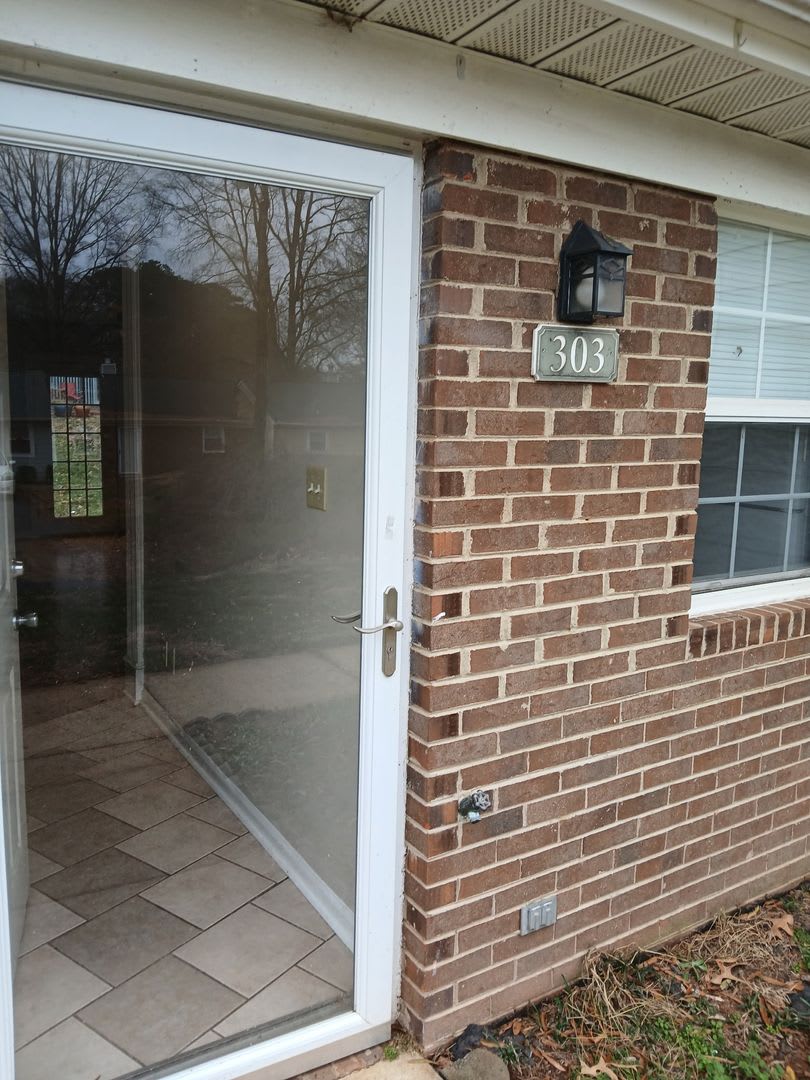Walk in Shower! Single Level, 2 BR, 2 FULL Bath Townhome $1350/mo. Garner, NC! – photo 3