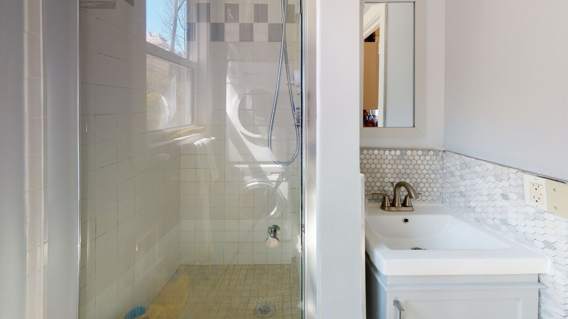 Charming Coolidge Corner Apt w Heat and Hot Water Inc. Pro Managed – photo 4