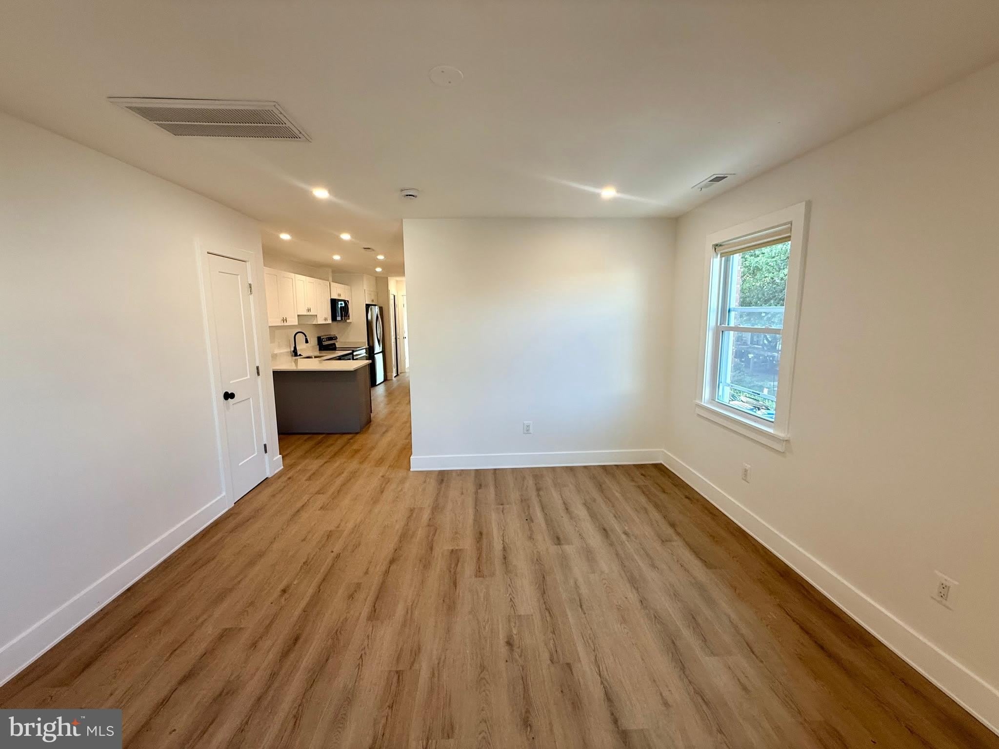 2920 8TH Street NE – photo 2