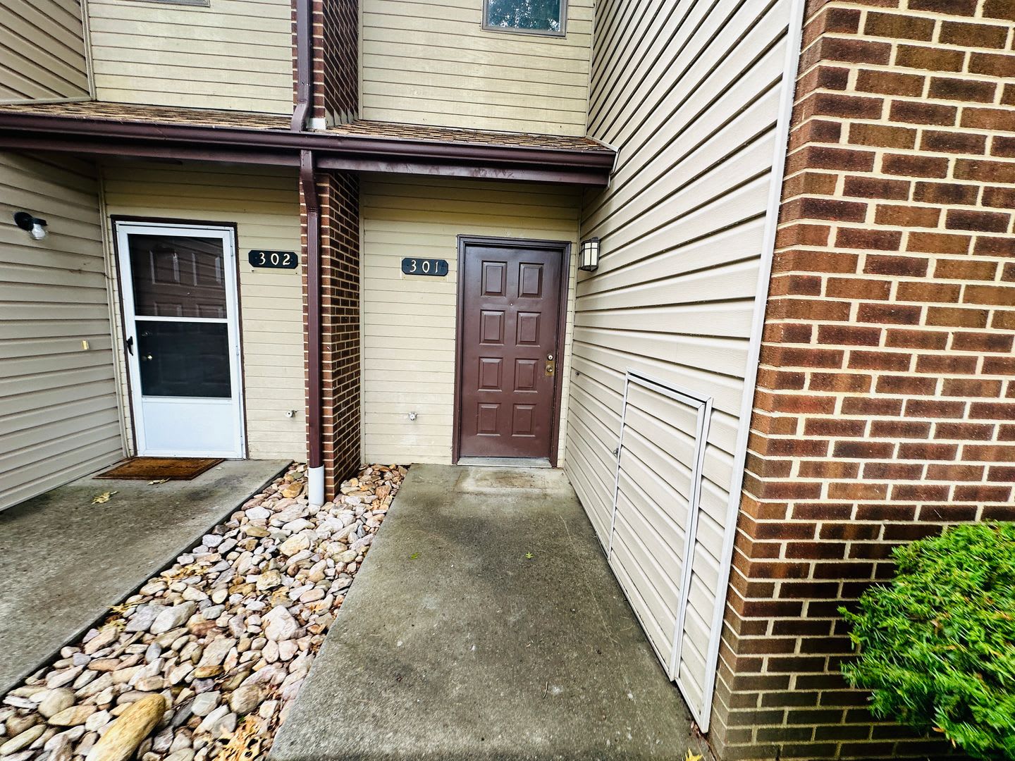 3 Bedroom 2.5 Bath Townhouse – photo 3