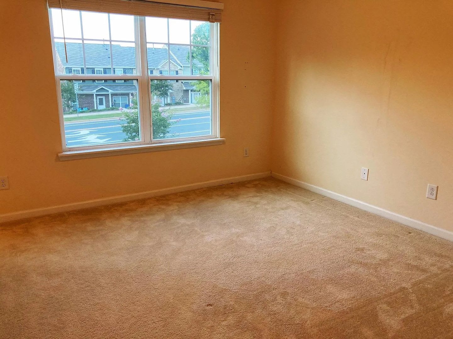 Charming 3BR Townhome in Charlotte – photo 4