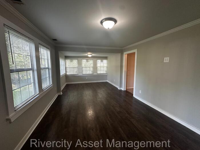 554 Sandridge Street – photo 4
