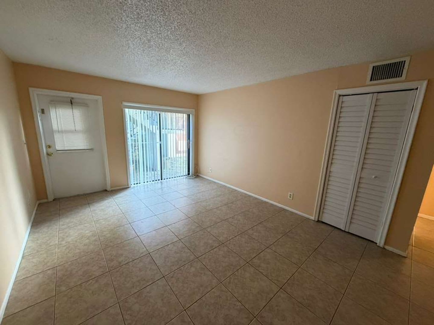 Charming 1 Bedroom / 1 Bathroom Apartment for Rent – Coral Springs – photo 4