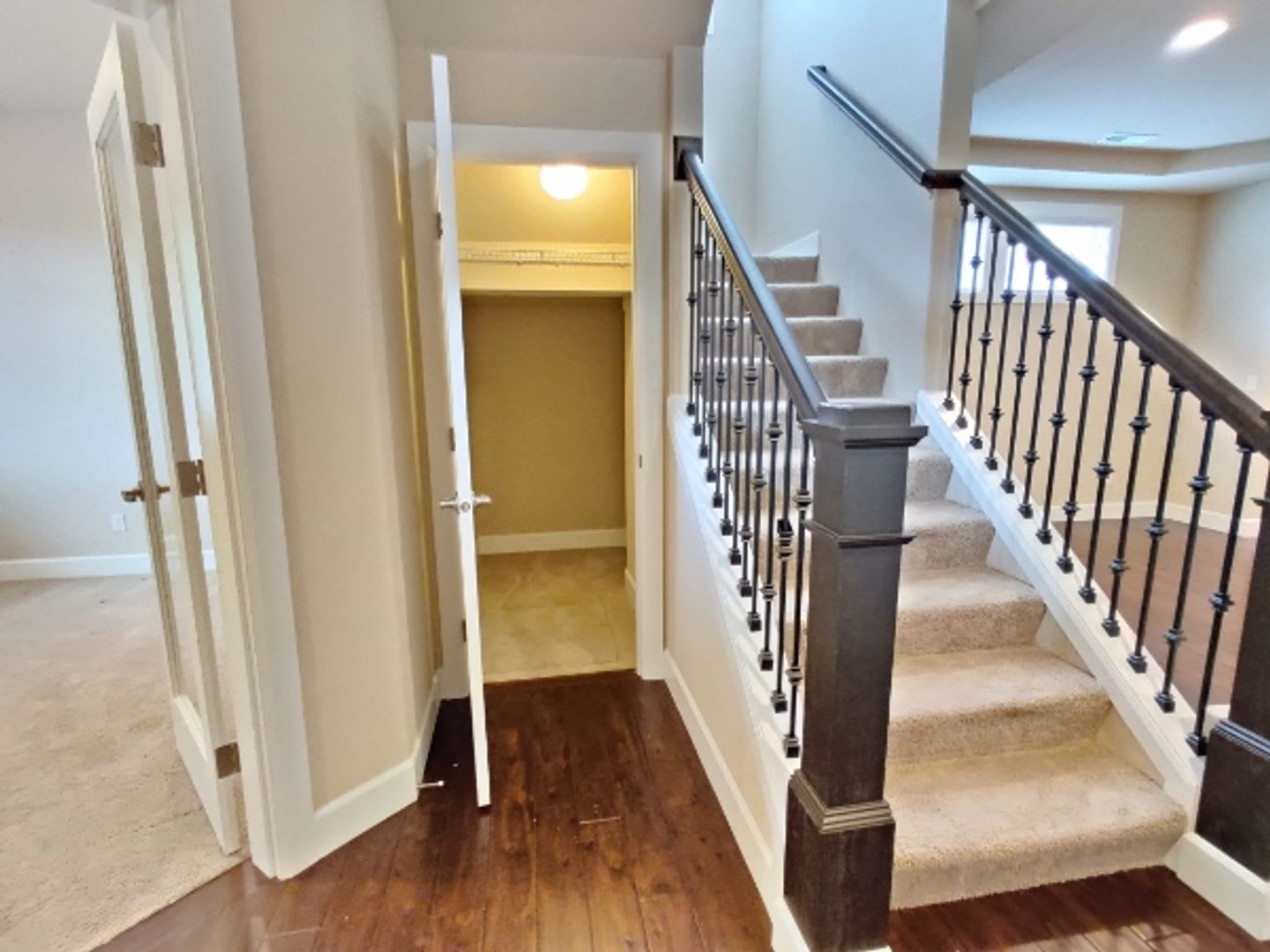 Beautiful Tumwater Home 4 Bd Den Bonus Rm – photo 3