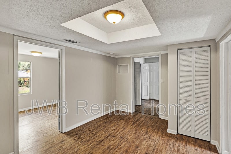 7957 Mattox Ave – photo 5