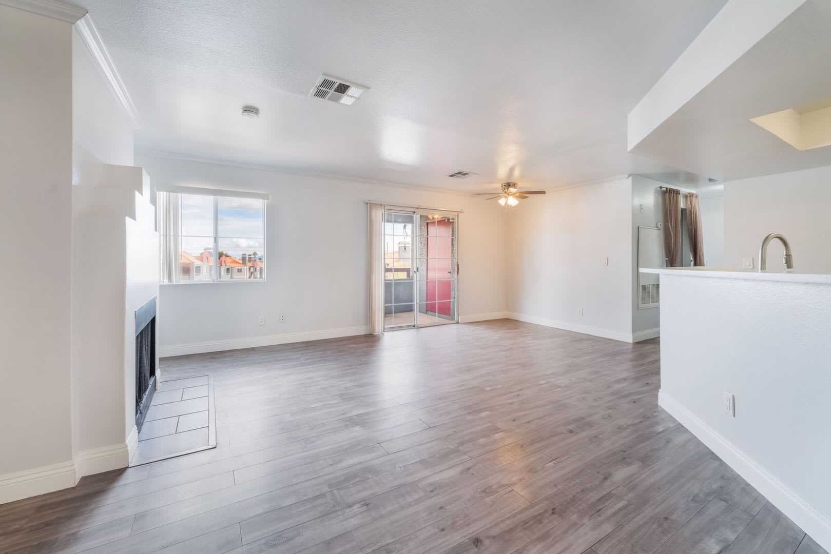 Beautiful Fully Upgraded 2Bd 2Ba Condo In Boca Park Available For Immediate Move In – photo 3