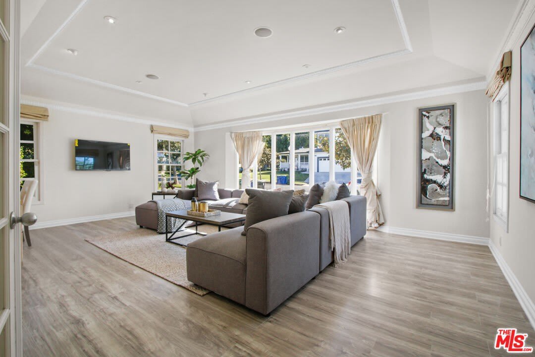 9509 Cresta Dr – photo 2