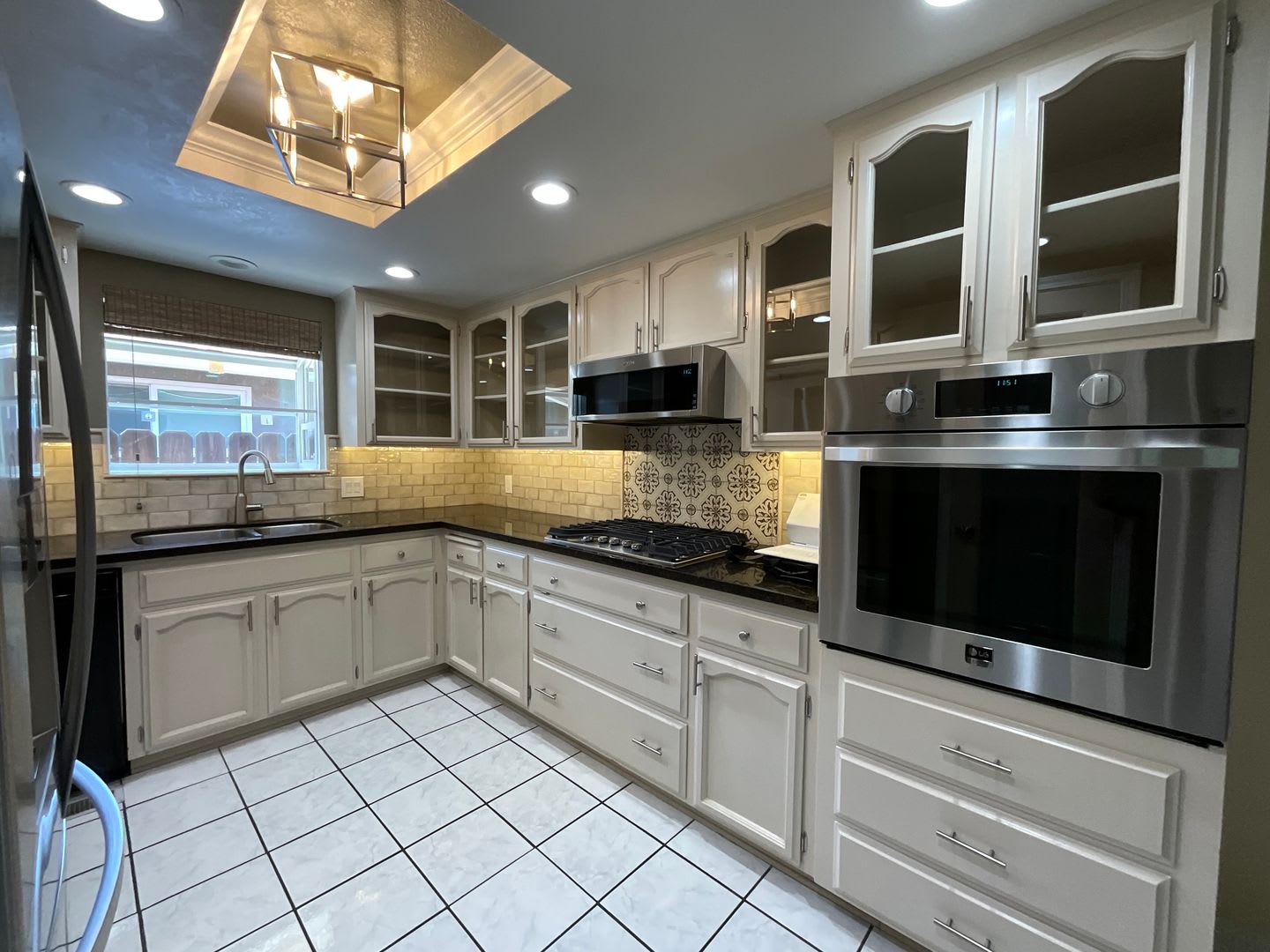 Lovely home in prime Northeast Fresno area! – photo 3