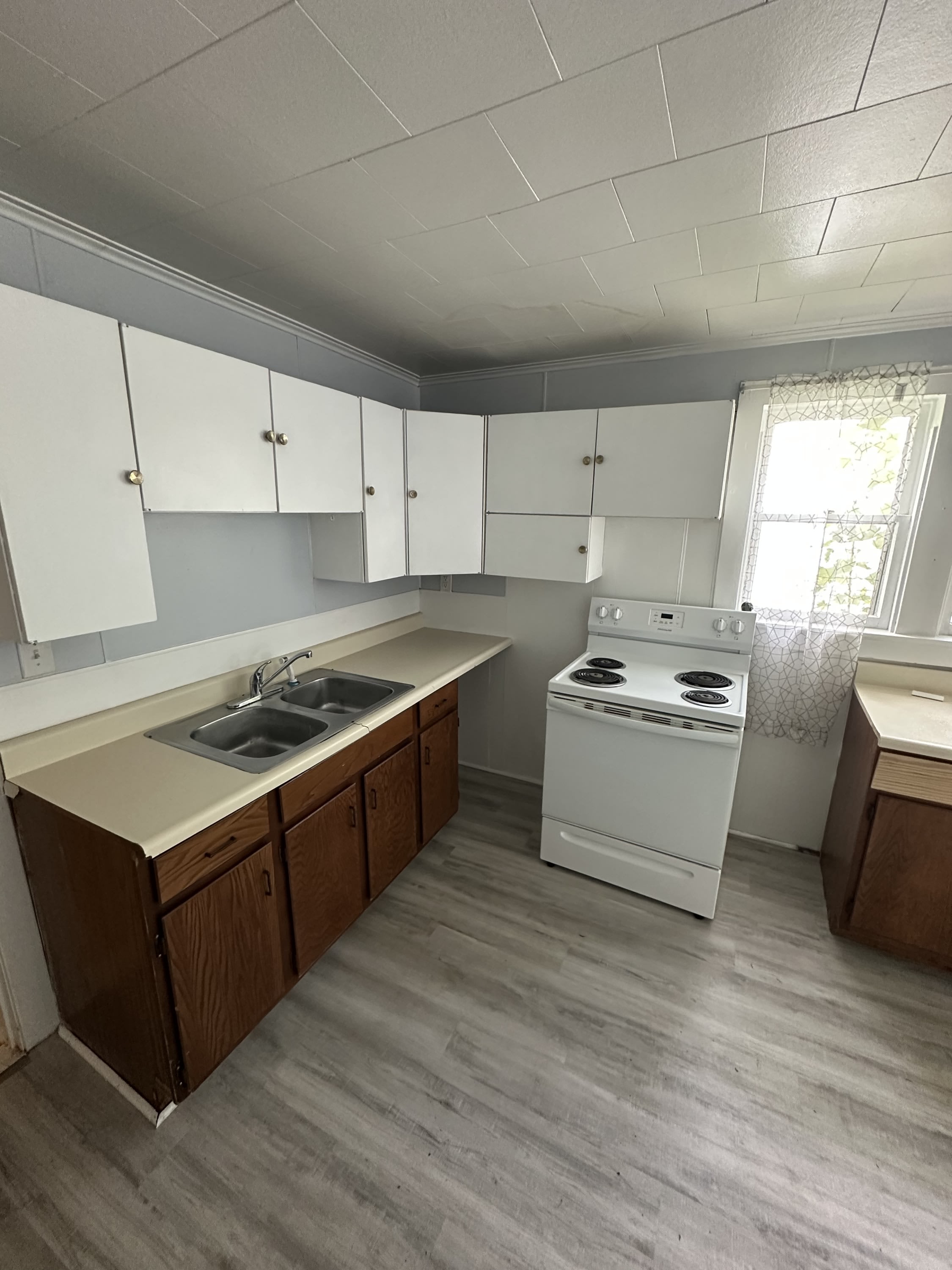 415 East 35th Street – photo 4