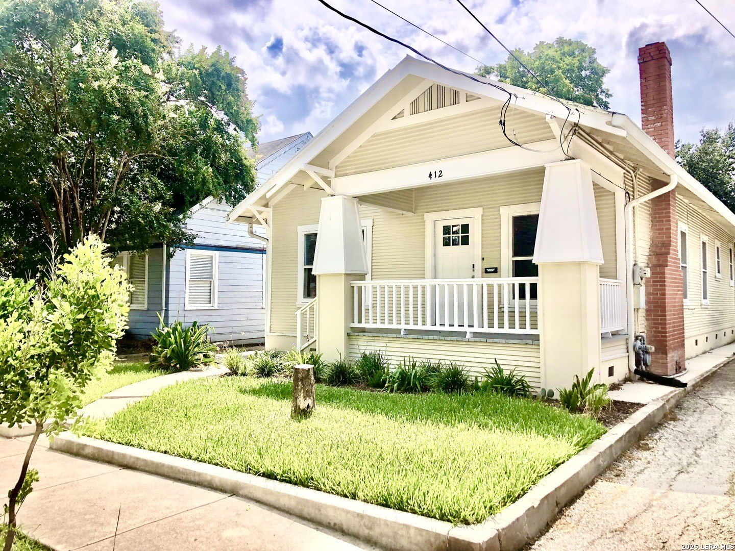 412 E MYRTLE ST – photo 1