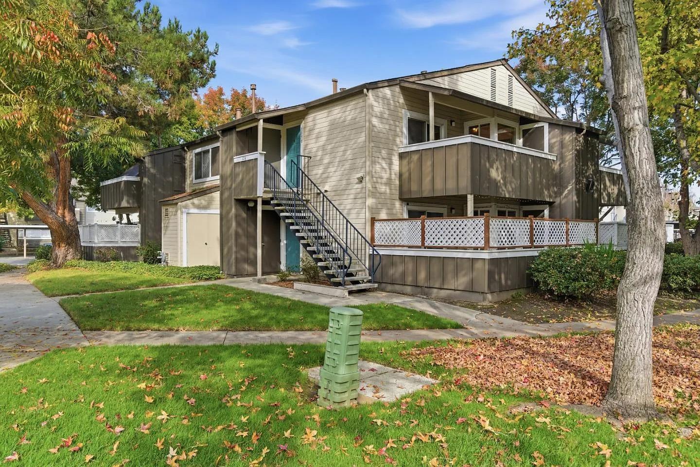 1058 Tekman Dr – photo 2