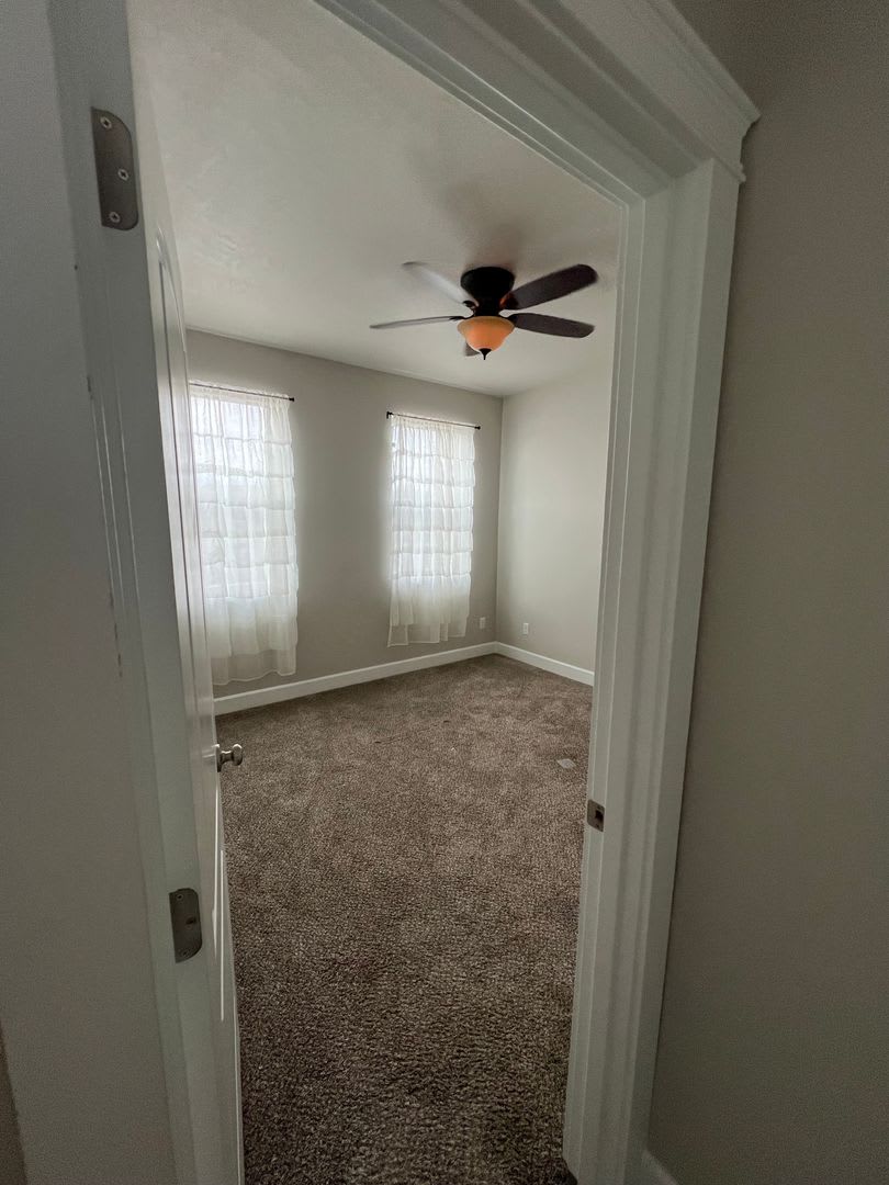 4 bedroom 2 bath, Quincy – photo 2