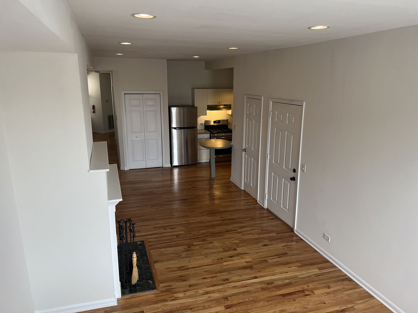 900 North Ashland Avenue – photo 4