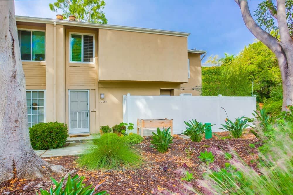 1228 Evergreen Drive – photo 3