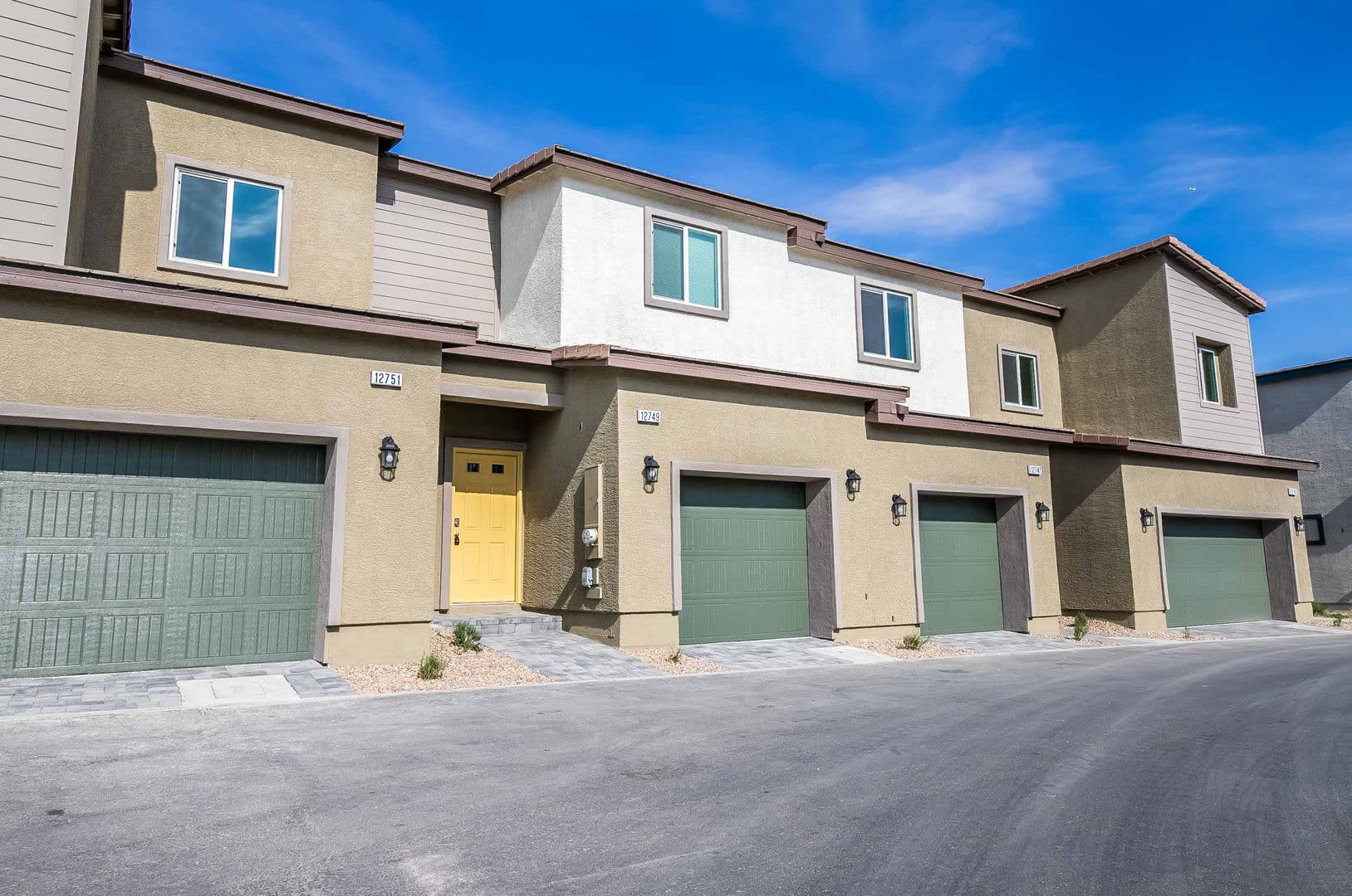 Brand New Dr Horton Townhome With 3 Bedroom 2 Bathrooms And 1 Car Garage Located At Trails At Willow Ranch – photo 2
