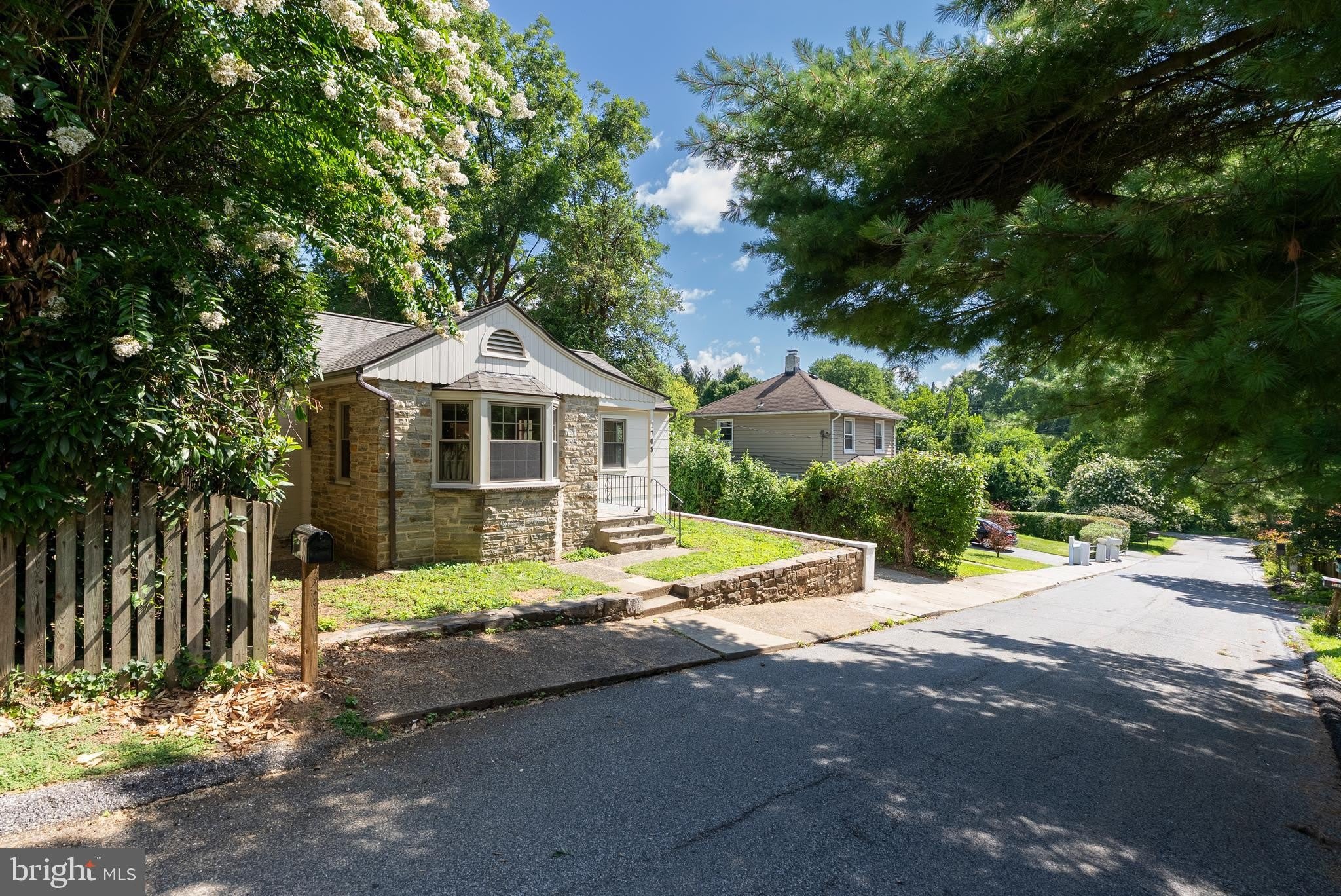 1708 WILLOW Avenue – photo 3