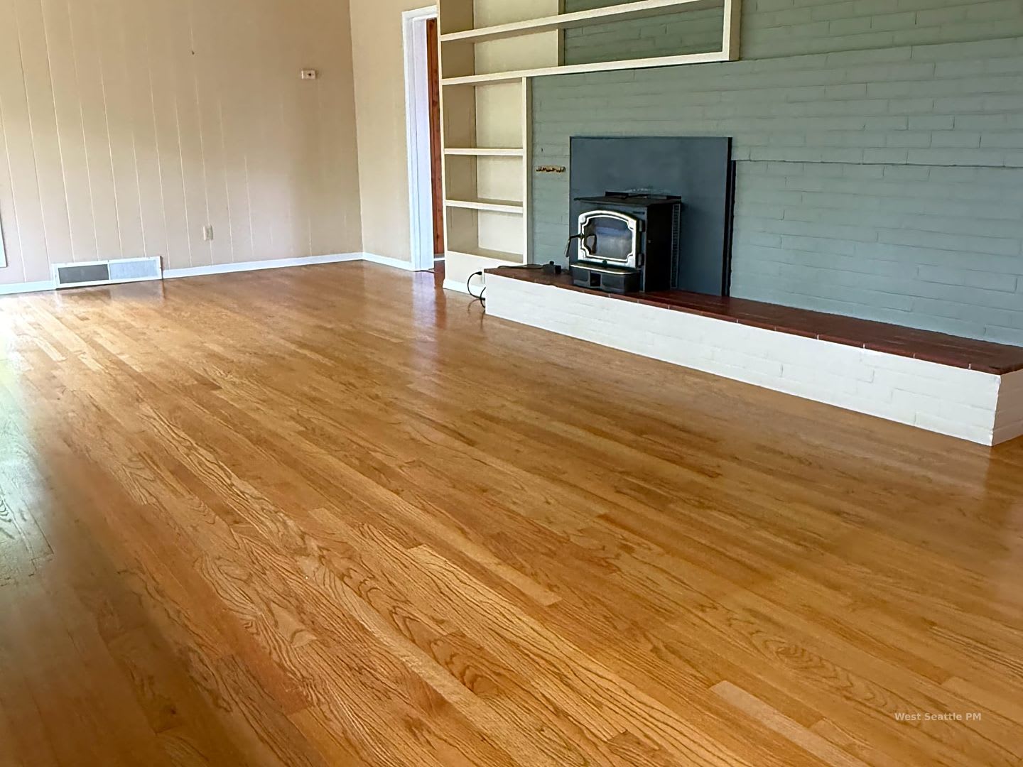 6BR Classic Mid-Century Medina Home w/ Yard Service Included! – photo 2