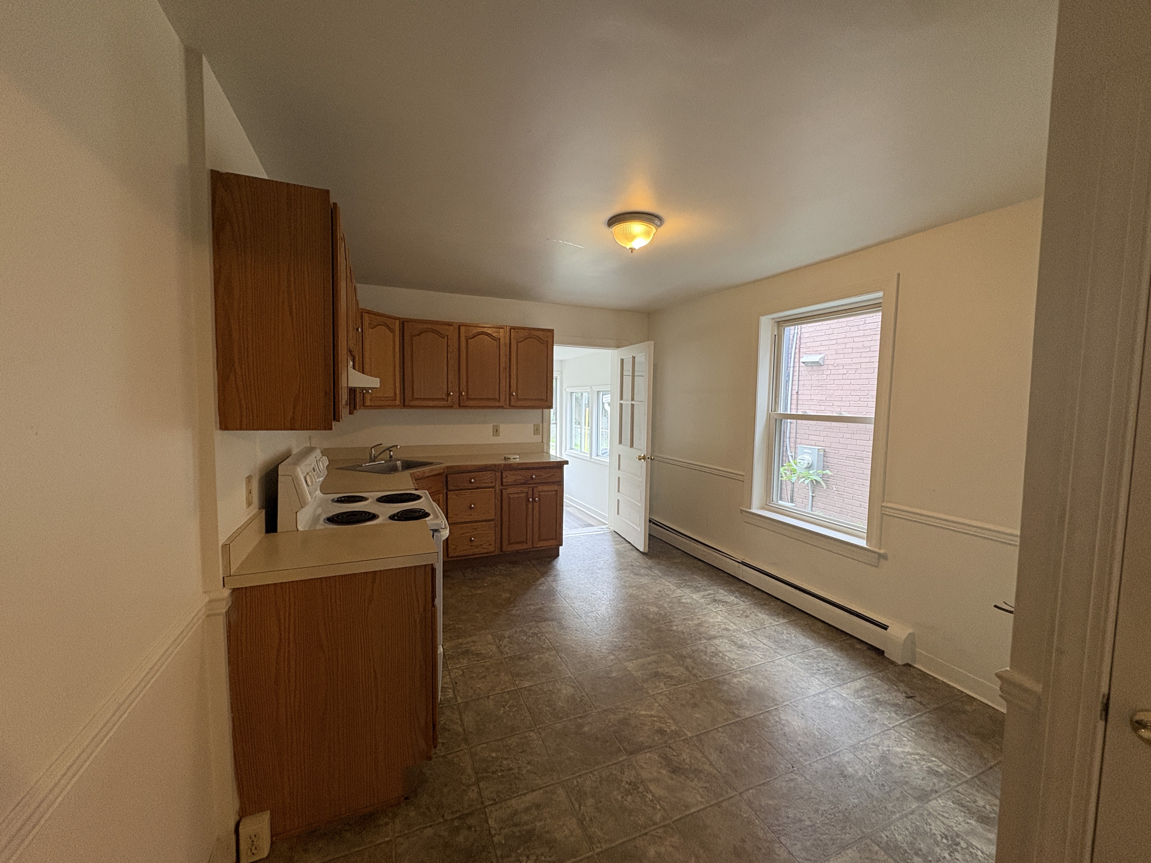231 Charles St – photo 4