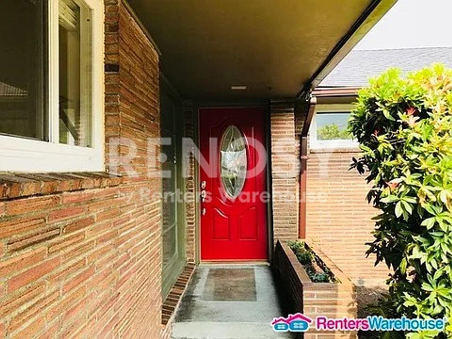 Beautiful 4 Bdrm Seattle Home NOW AVAILABLE – photo 4