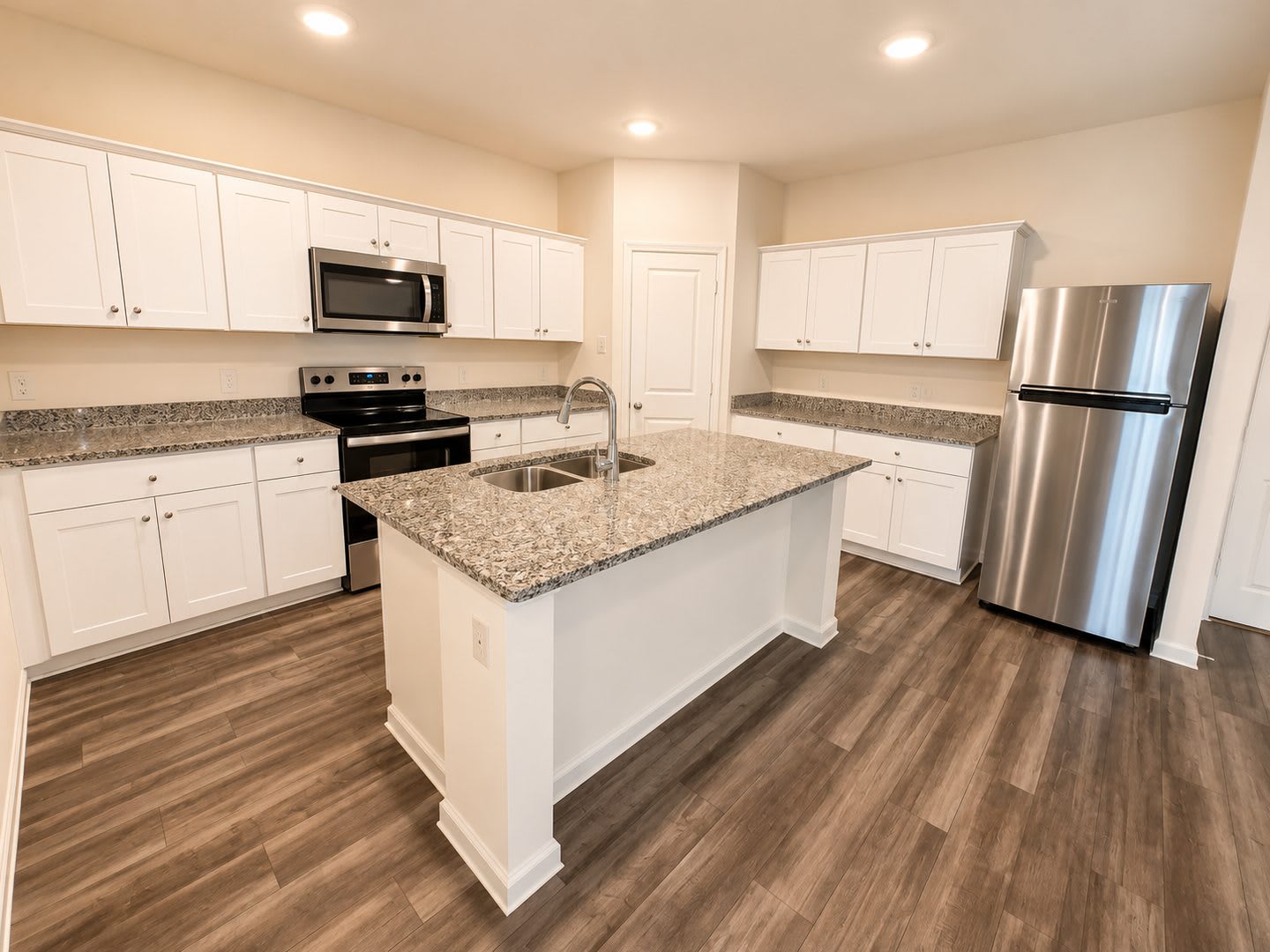 Available Now!! Home in highly desired Monticello Park – photo 3