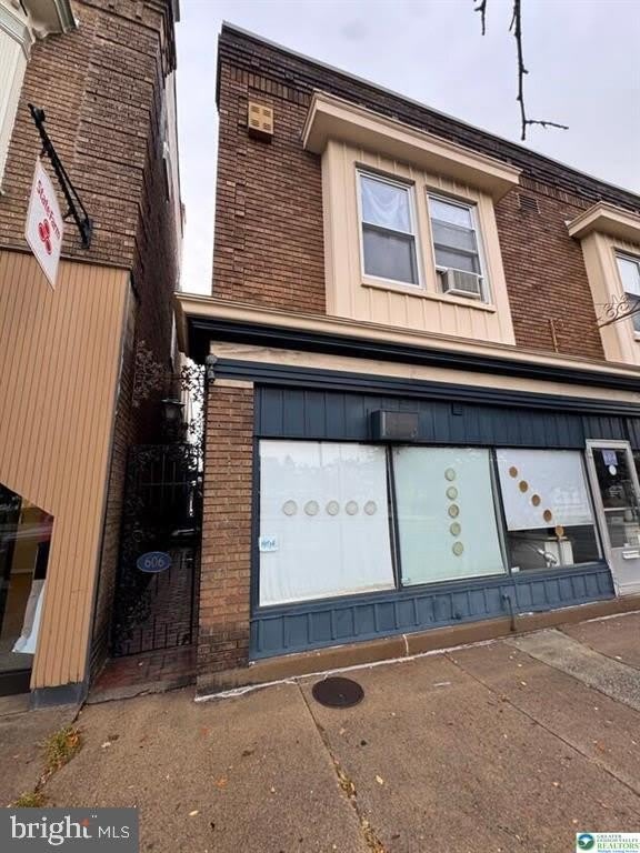 606 W BROAD Street – photo 1