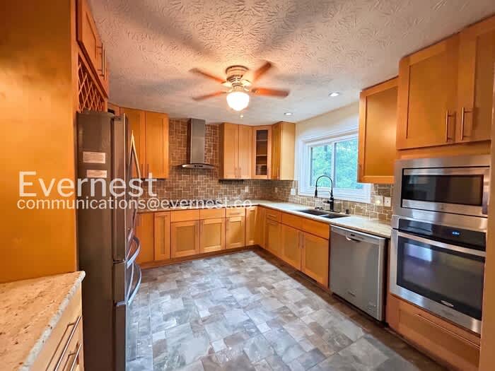 770 Bayliss Drive – photo 2