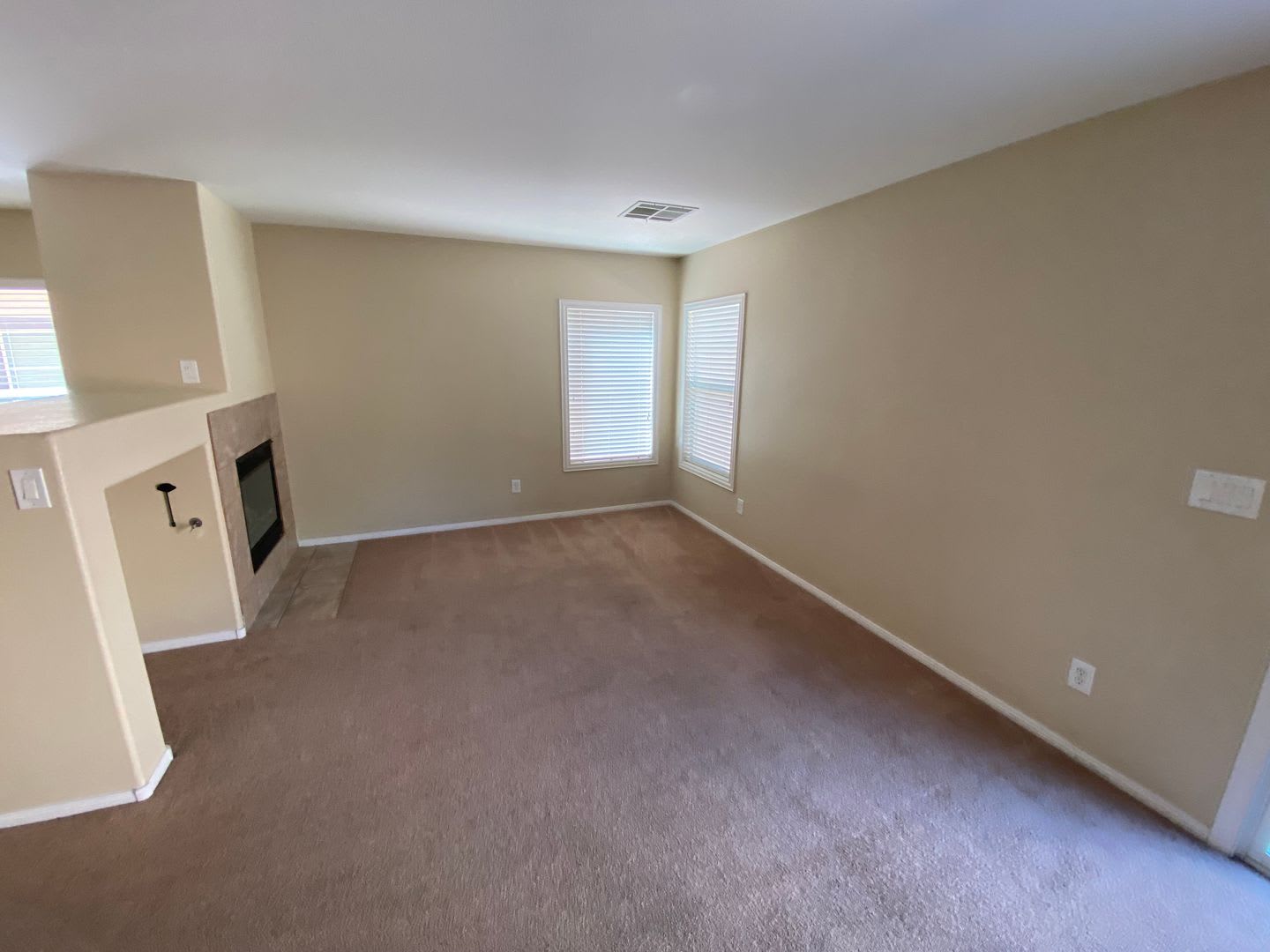 Wonderful 3 Bed 2 5 Bath Home Located In Summerlin – photo 3