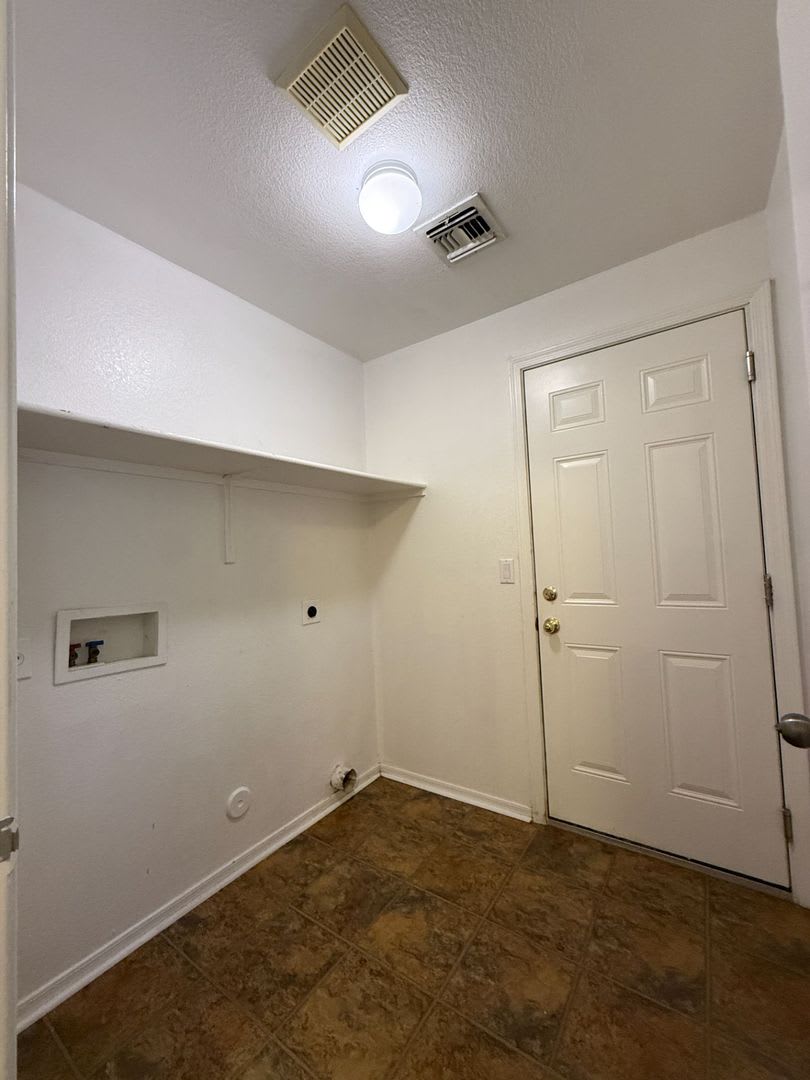 4 Bedroom 2 Bath Corner Lot – photo 2