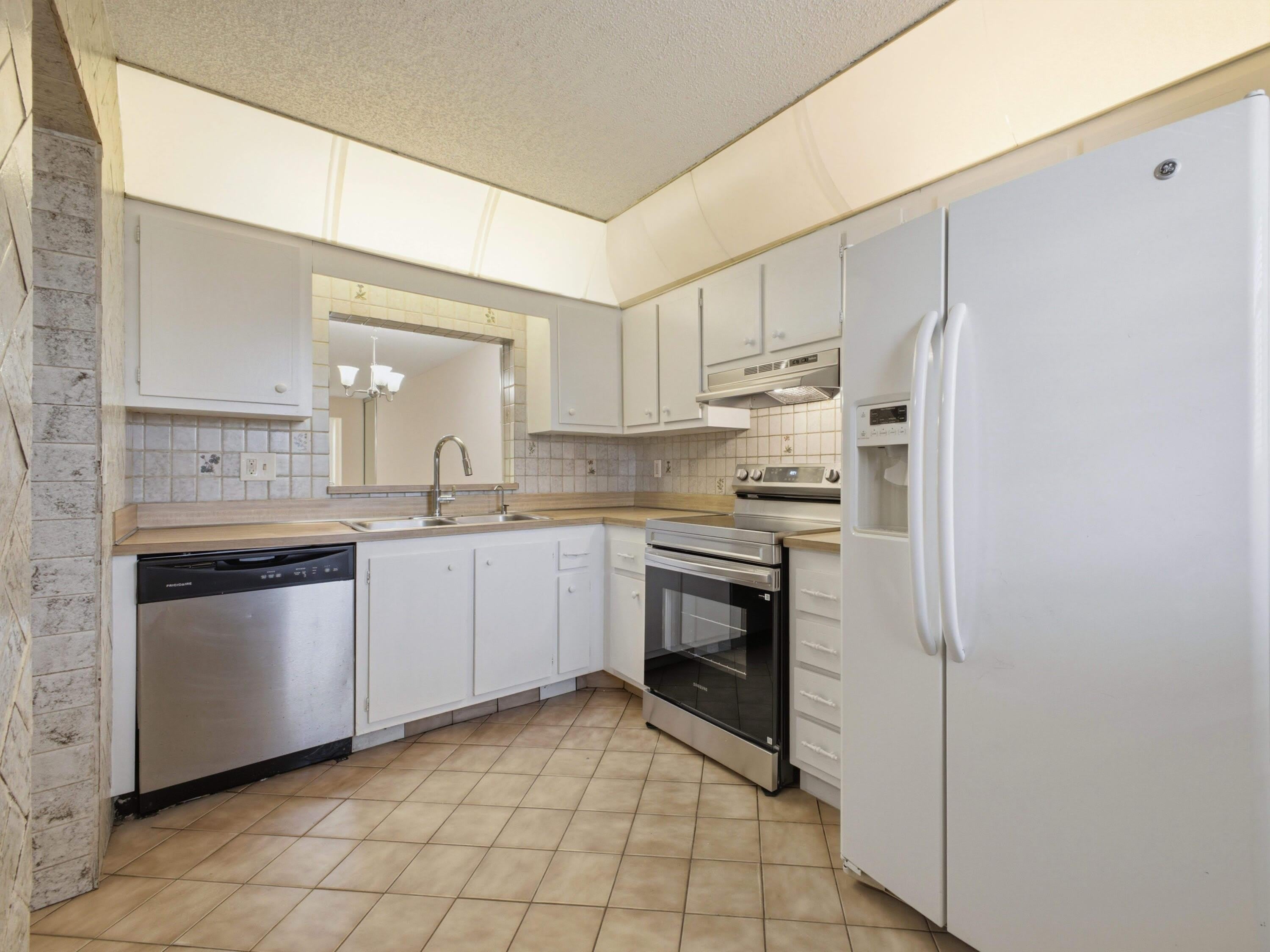 2960 SW 22nd Avenue – photo 4