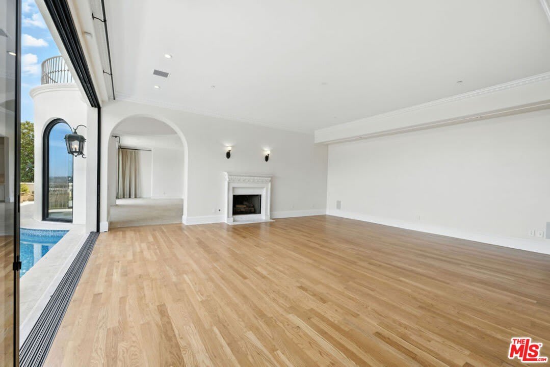 1675 Woods Dr – photo 4
