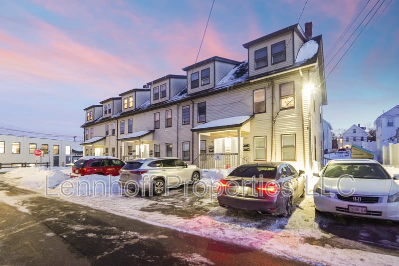 23 Hilton Street, Unit 1 – photo 3