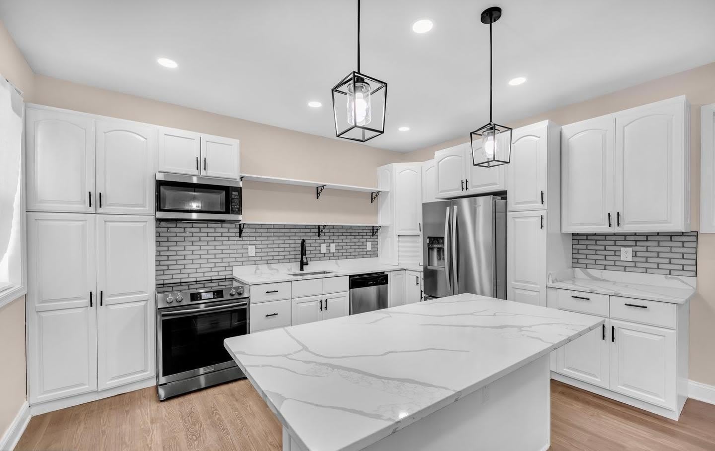 2045 E 31St Street – photo 5