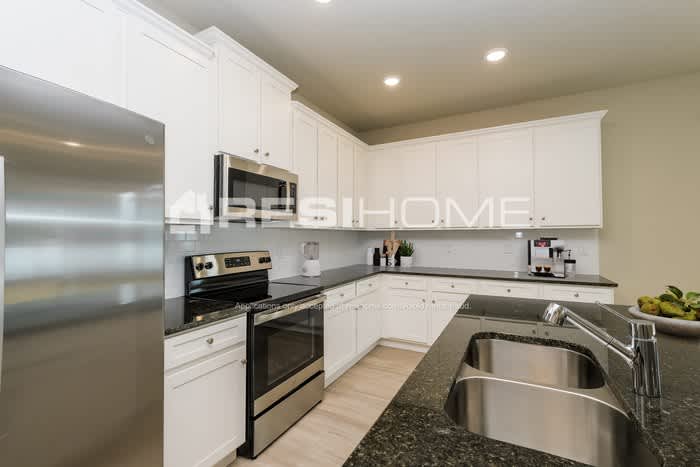 1566 Diane Street – photo 3