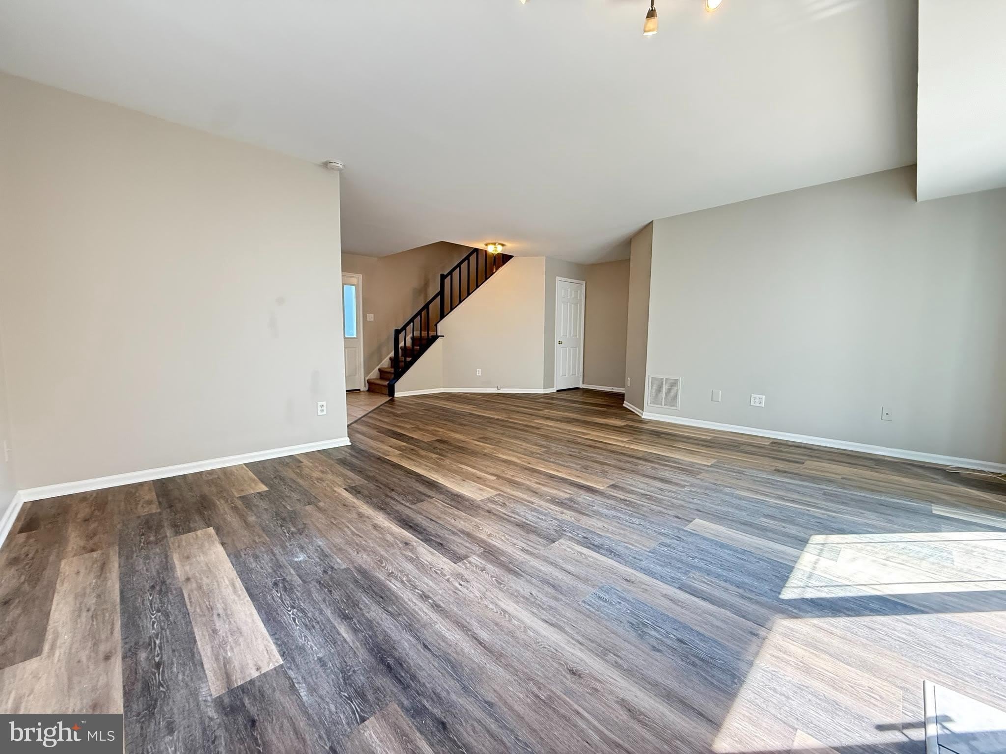 63 HILLCROFT Way – photo 3