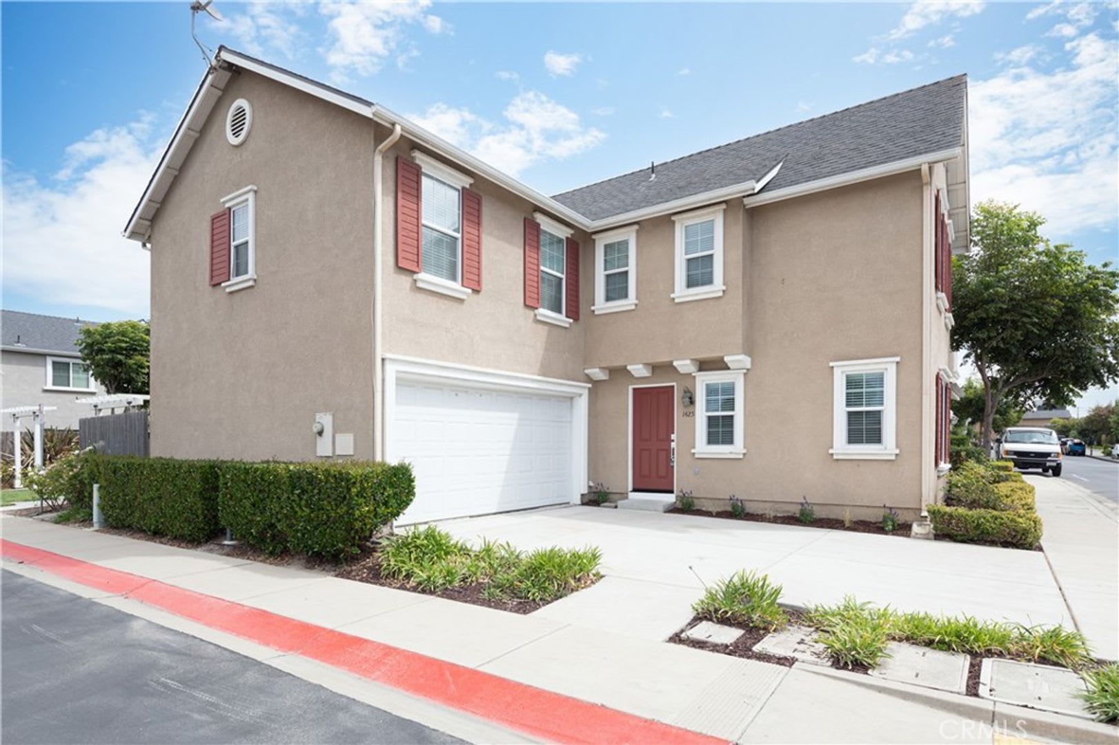 3-Bedroom, 2.5 Bathroom HOUSE with 2-car Garage in Gated Community! – photo 3